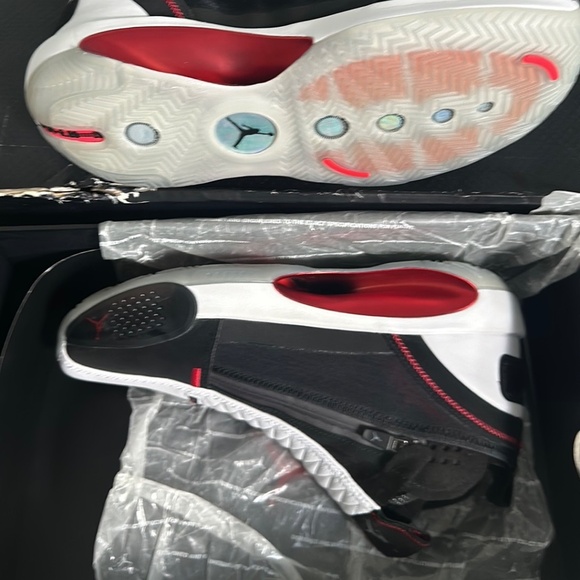 Air Jordan XXX4 - Picture 2 of 4